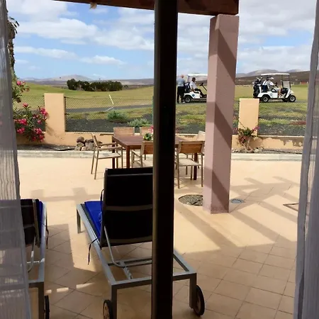 Stylish Host, Heated Pool & High Speed Wifi Villa *