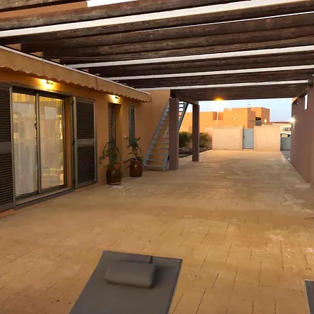 Villa Stylish Host, Heated Pool & High Speed Wifi *