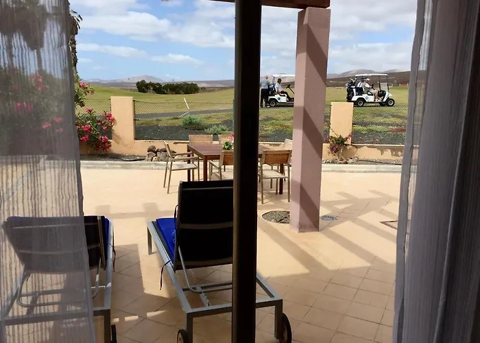 Stylish Host, Heated Pool & High Speed Wifi Villa *